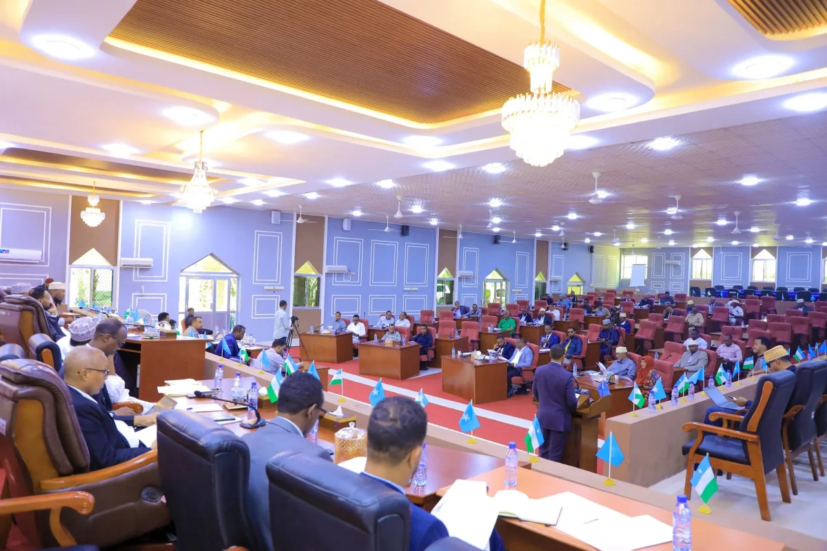Mas’uuliyiinta Puntland oo Golaha Wakiillada horgeeyey wax-ka-beddelka Xeerka Diiwaangelinta Cod-bixiyeyaasha