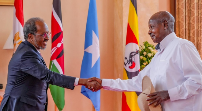 Madaxweyne Xasan Sheekh Maxamuud iyo Madaxweyne Yoweri Museveni oo la xiriira warbixinta xiriirka Soomaaliya iyo Uganda